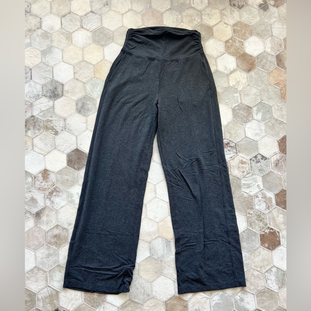 Lululemon size 6 gray high waisted sweats